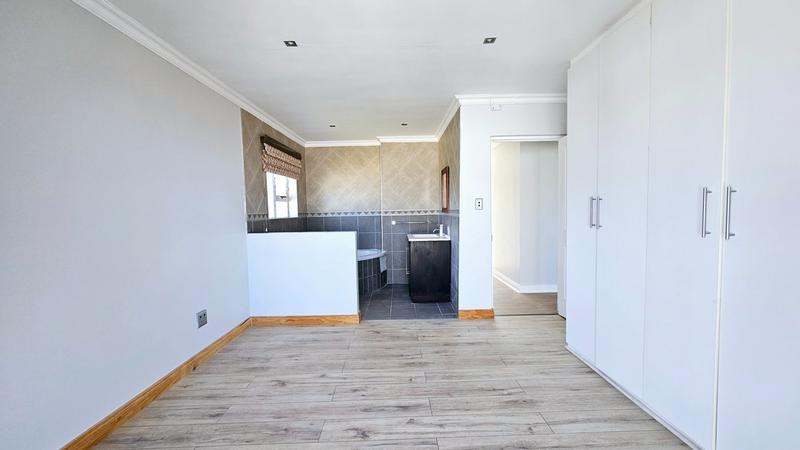 3 Bedroom Property for Sale in Dana Bay Western Cape